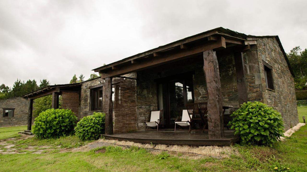 Casas Do Campo Apartment Monfero Luaran gambar
