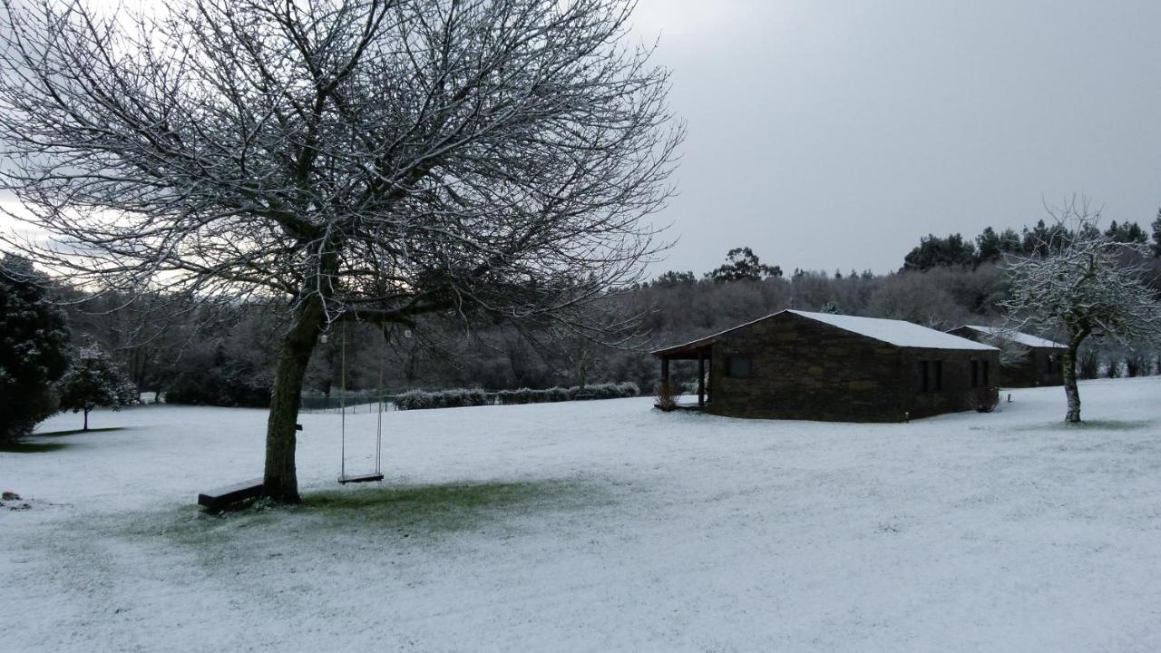 Casas Do Campo Apartment Monfero Luaran gambar